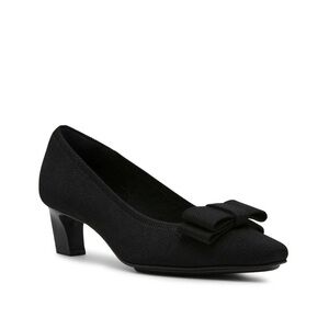 Elegant Black Heels with Bow Detail